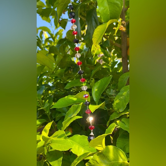 Black and red crystal suncatcher - Picture 5 of 11